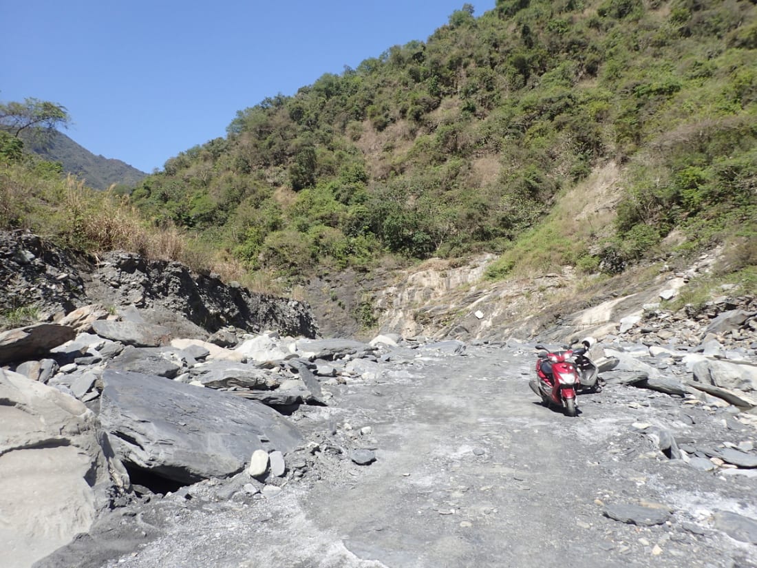 River tracing at Hot spring river in Pingtung - photo 6