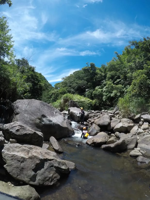 River tracing at  lǎo méi xī in Taipei - photo 4