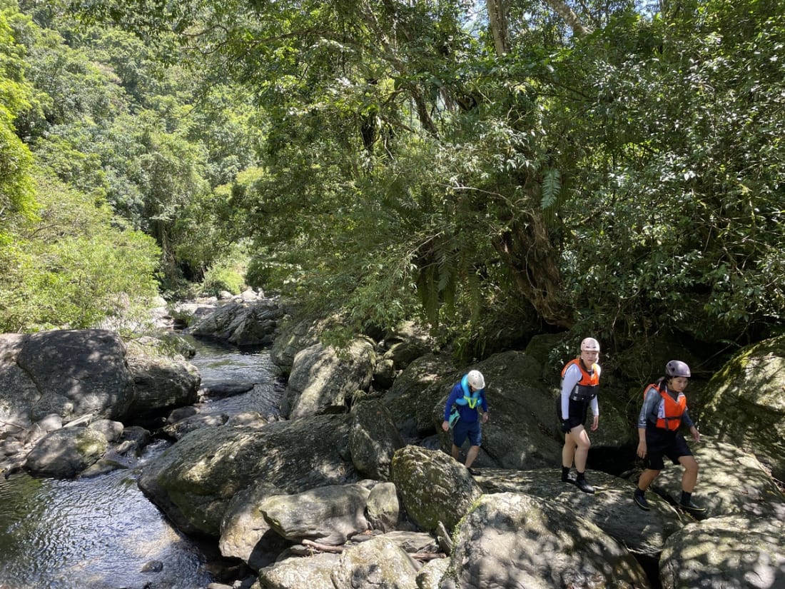 River tracing at Siqiye creek in Taipei - photo 3
