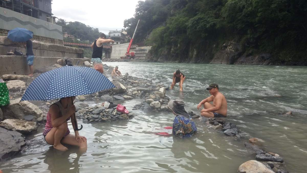 River tracing at Nanshi river in Taipei - photo 1