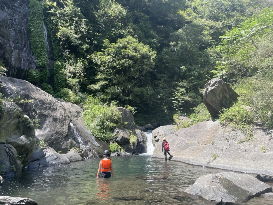 River tracing at Bǎo lǐ kǔ xī in Taoyuan - photo 2