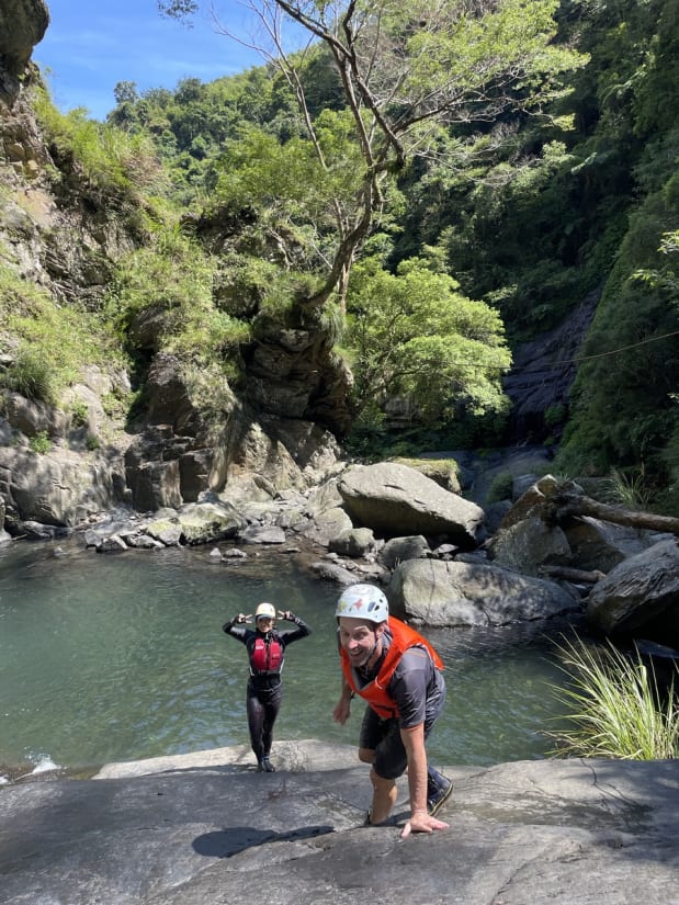River tracing at Bǎo lǐ kǔ xī in Taoyuan - photo 6
