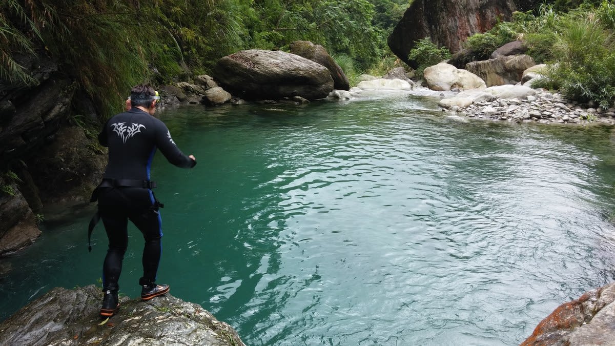 River tracing at Mugua river in Hualien - photo 6