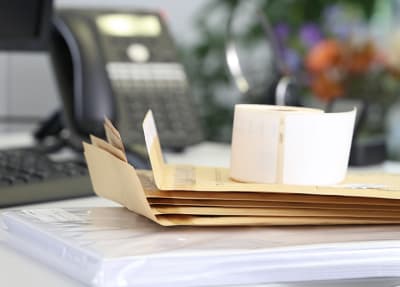 Etikettenrolle mit Adressetiketten