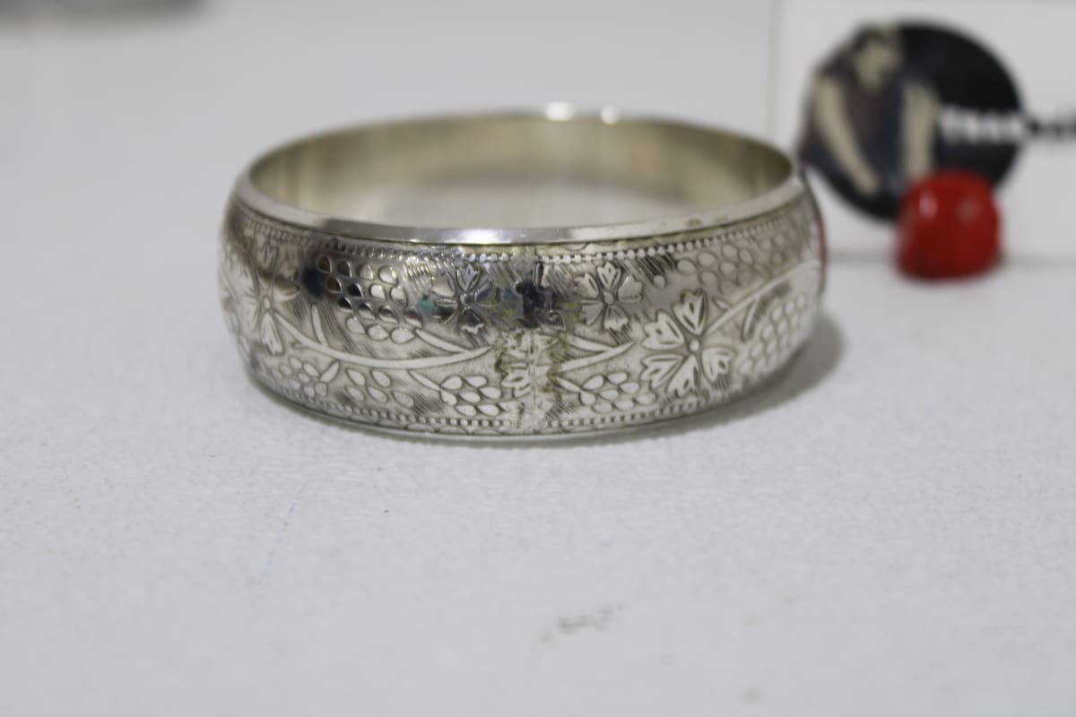 Nickel Brass Bangle In Flower Design