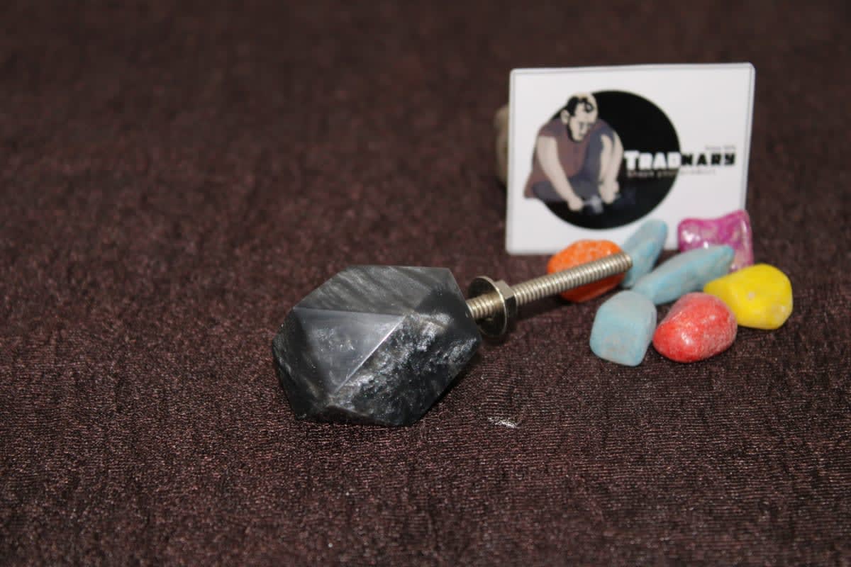 Black Knob — Resin