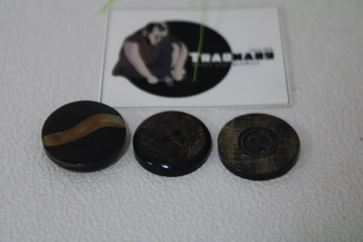 BuffalO Horn Button — Horn
