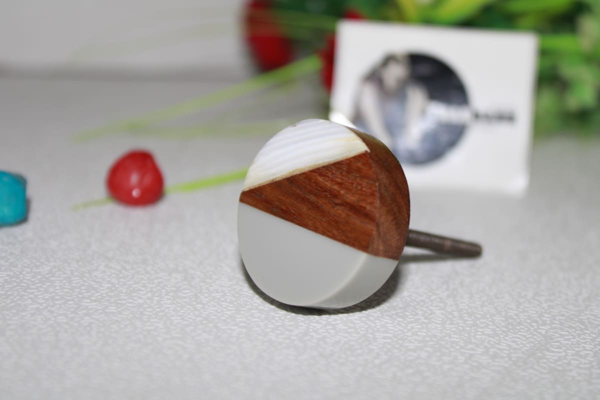 Knob In White Resin And Wood — Wood And Resin