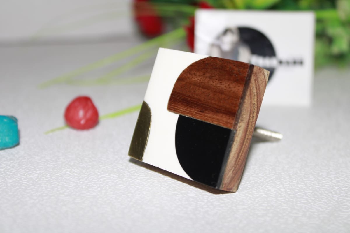 Square Knob In Wood And Resin — Wood And Resin