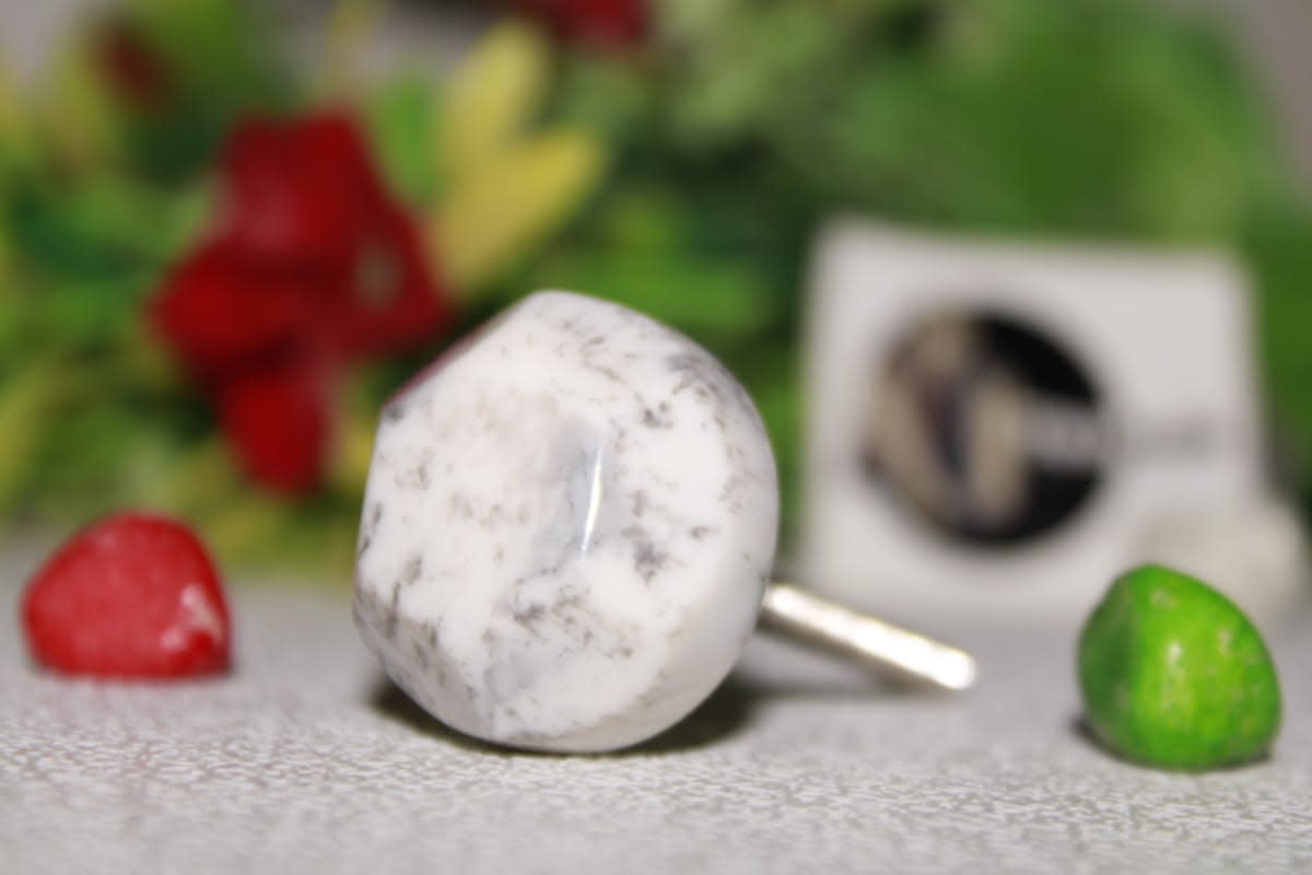 Whitish Resin Knob — Resin