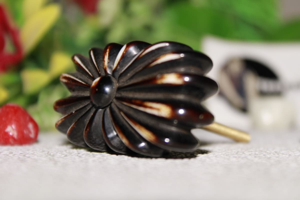 Black Flower Design Resin Knob — Resin