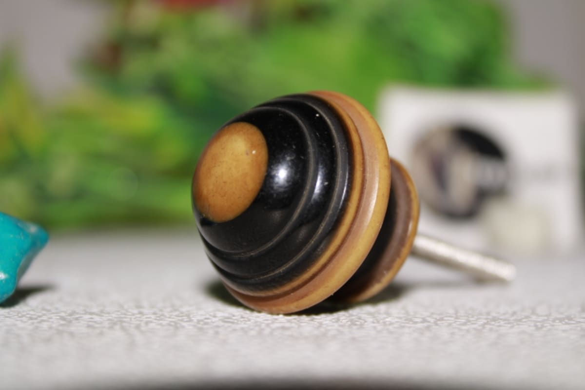 Round Black And Brown Knob — Resin