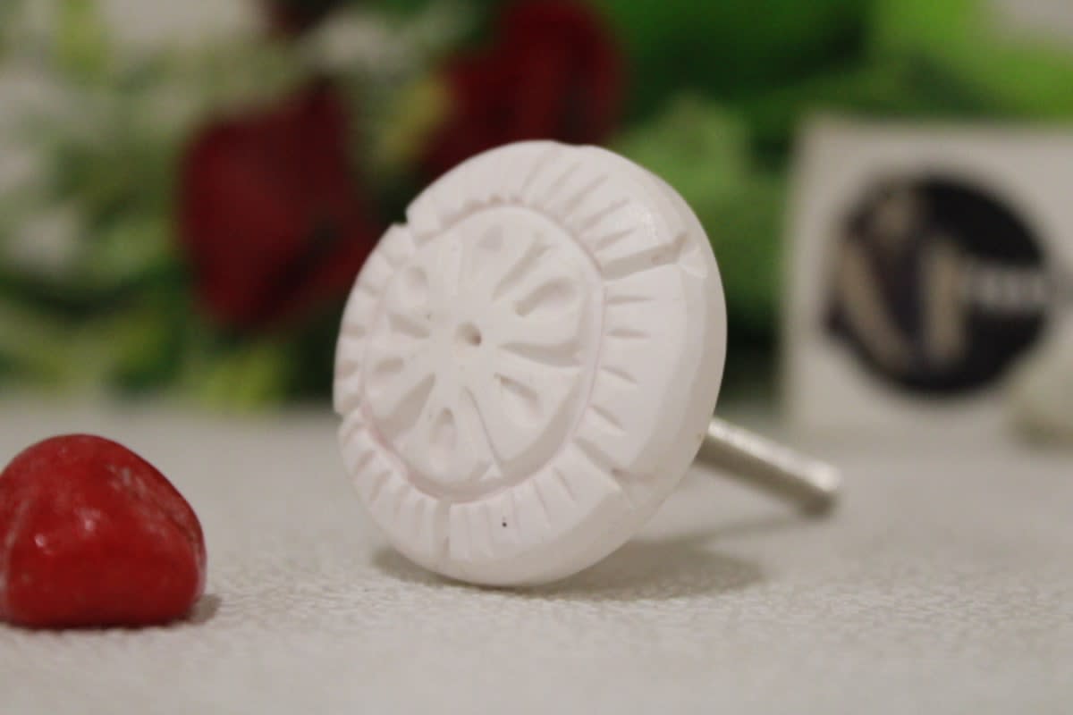 White Resin Knob — Resin