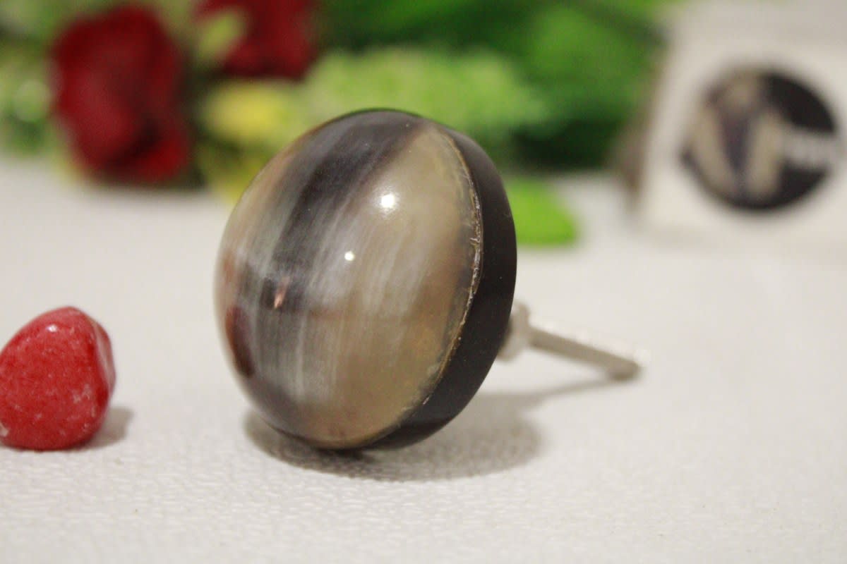 Round Black & Brown Horn Knob — Horn