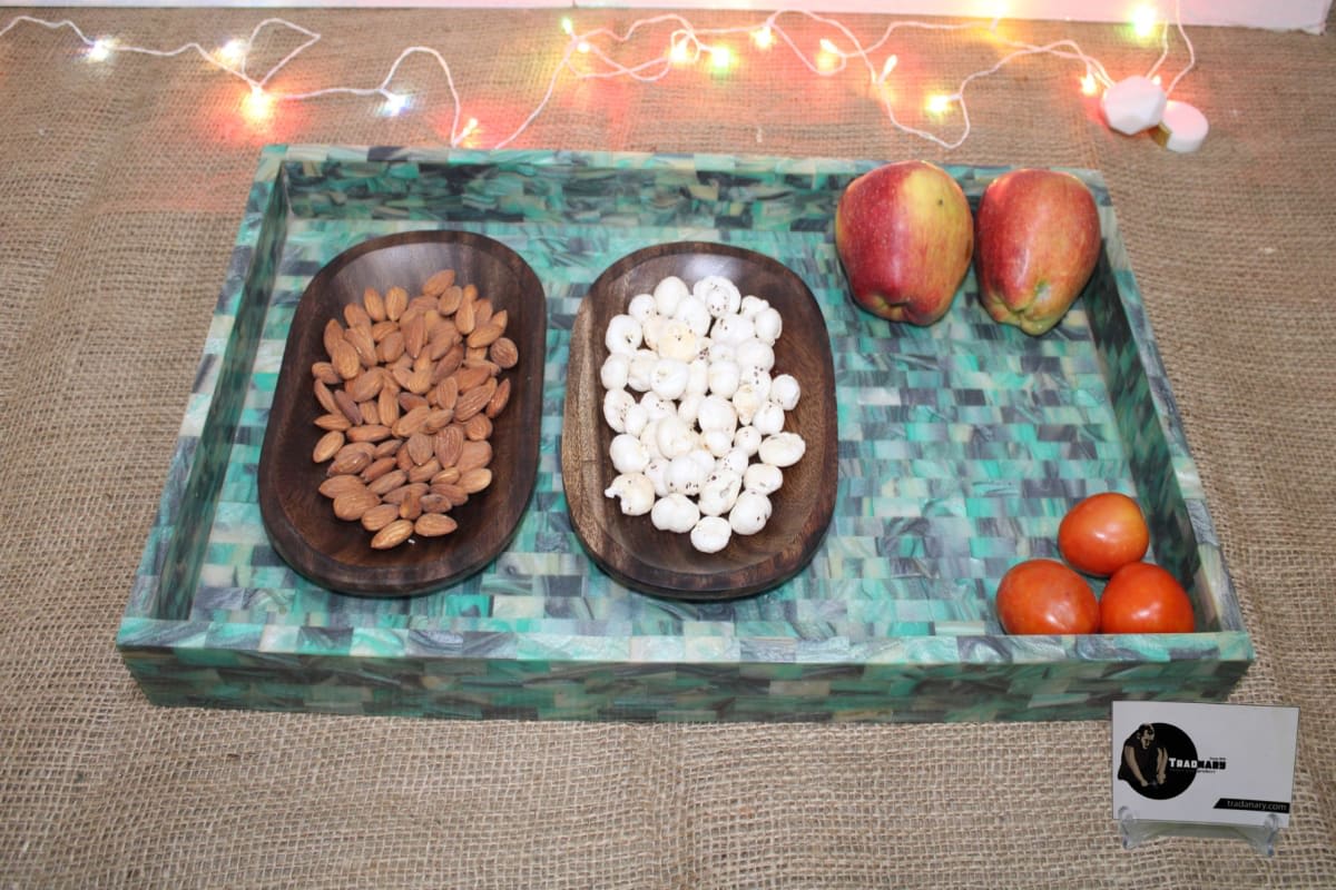 RESIN INLAY SERVING TRAY IN MOSAIC DESIGN — RESIN & MDF
