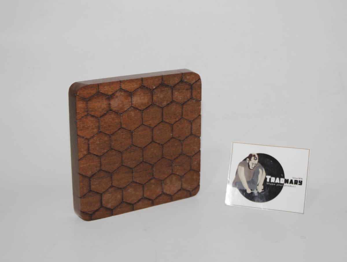 SOLID WOODEN COASTER IN HEXAGON PATTERN — WOOD