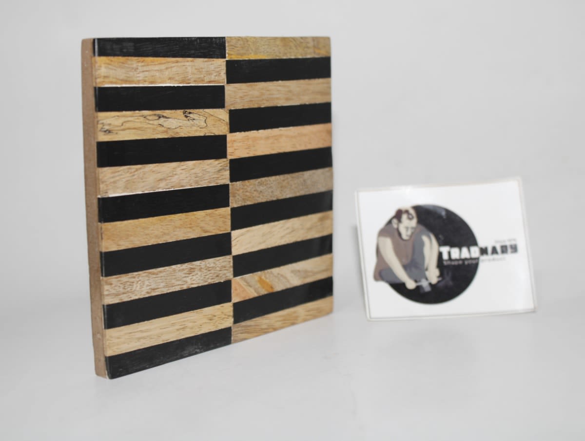 RESIN INLAY COASTER IN BLACK LINING DESIGN — RESIN & WOOD