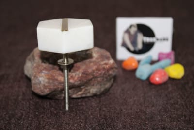 White Marble and Brass Knob thumbnail 2