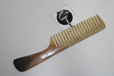 Horn Comb In Wide Teeth thumbnail 2