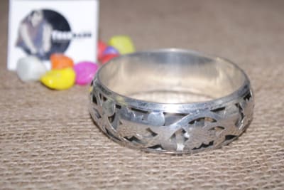 Floral Cut Out And Silver Plating Brass Bangle thumbnail 2