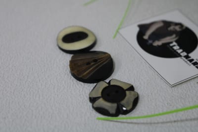 BuFfalo Horn Button thumbnail 2