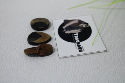 Buffalo HoRn Button thumbnail 2