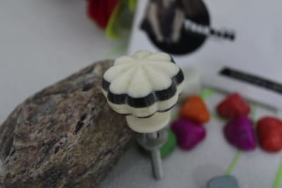 White & Black Buffalo Bone Flower Design Knob thumbnail 2