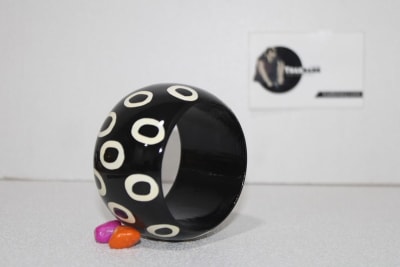 Black Colored Bangle in Circle Design thumbnail 2