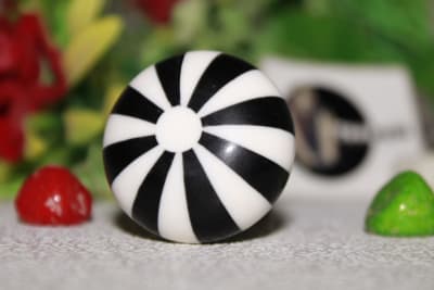 Black & White Design Round Knob thumbnail 2