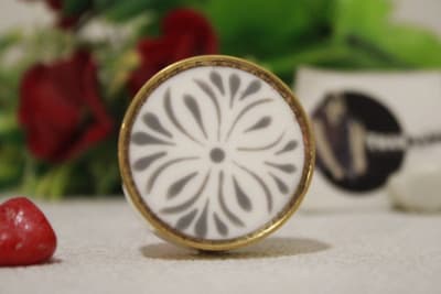 White Resin Knob With Molded Brass & Printed Flower thumbnail 2