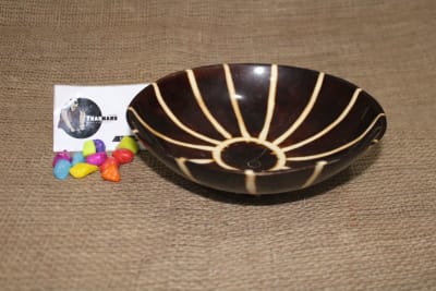 Resin Bowl In Dark Brown Whit Line Design thumbnail 1