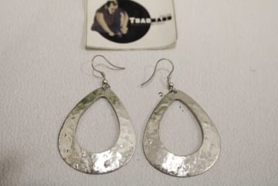 Silver Coated Earrings In Oval Shape thumbnail 2
