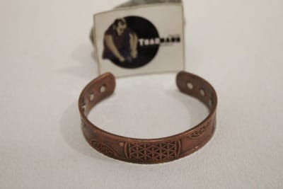 Magnetic Copper Cuff With Geometric Design thumbnail 2