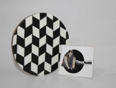 B&W RESIN COASTER IN ZIGZAG DESIGN thumbnail 1