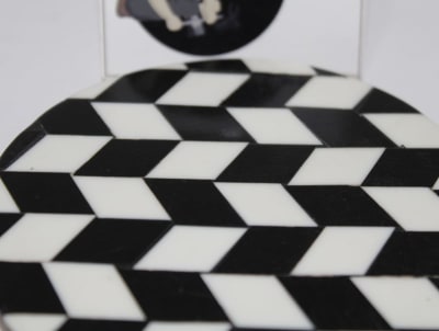 B&W RESIN COASTER IN ZIGZAG DESIGN thumbnail 4