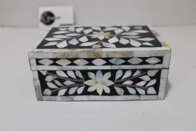 Jewelry Box Mother Of Pearl Inlay In Black Resin thumbnail 3