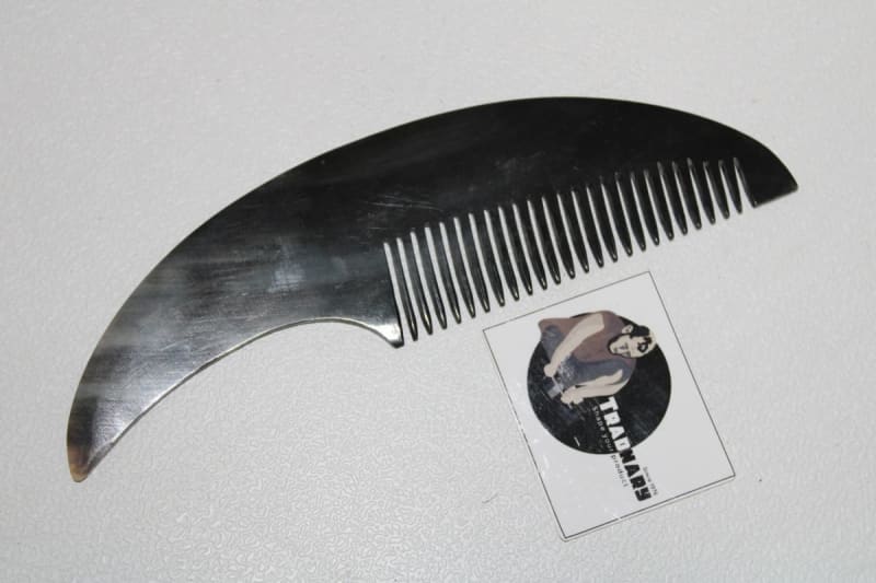 Black Horn Comb — Horn