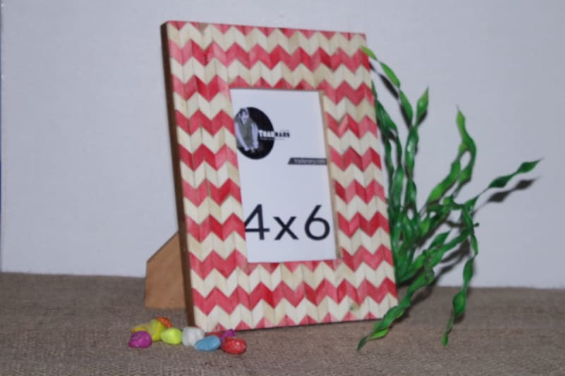 Stylish Photo Frame With Zigzag Pattern — Resin & MDF Board