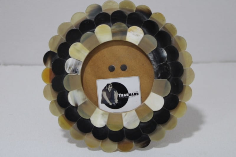 Horn Photo Frame In Circle Shape — Horn