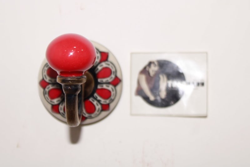 Ceramic Red Printed Flower Wall Hook — Ceramic 