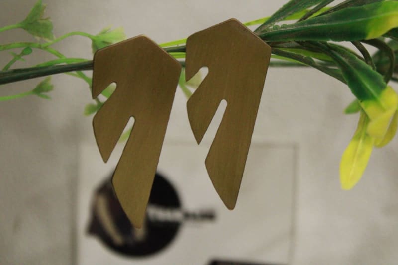 Cut Out Design Brass Earrings In Triangle Shape — Brass