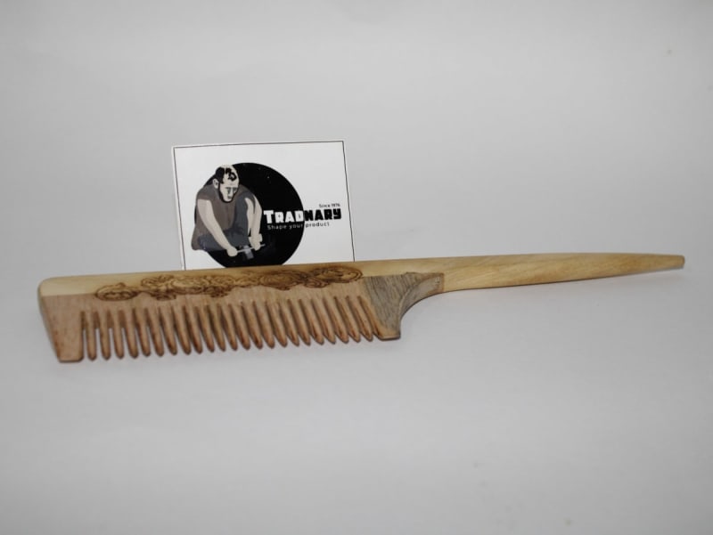 ENGRAVE PIN TAIL COMB — NEEM WOOD