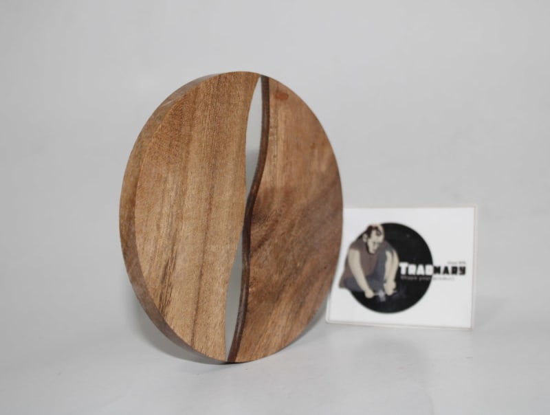 ROUND WOODEN COASTER WITH TRANSPARENT JOINED — WOODEN & RESIN