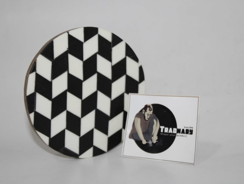 B&W RESIN COASTER IN ZIGZAG DESIGN — RESIN & MDF
