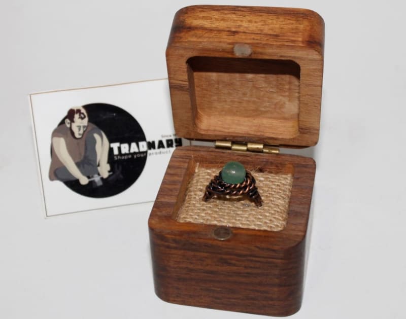 WOODEN RING BOX