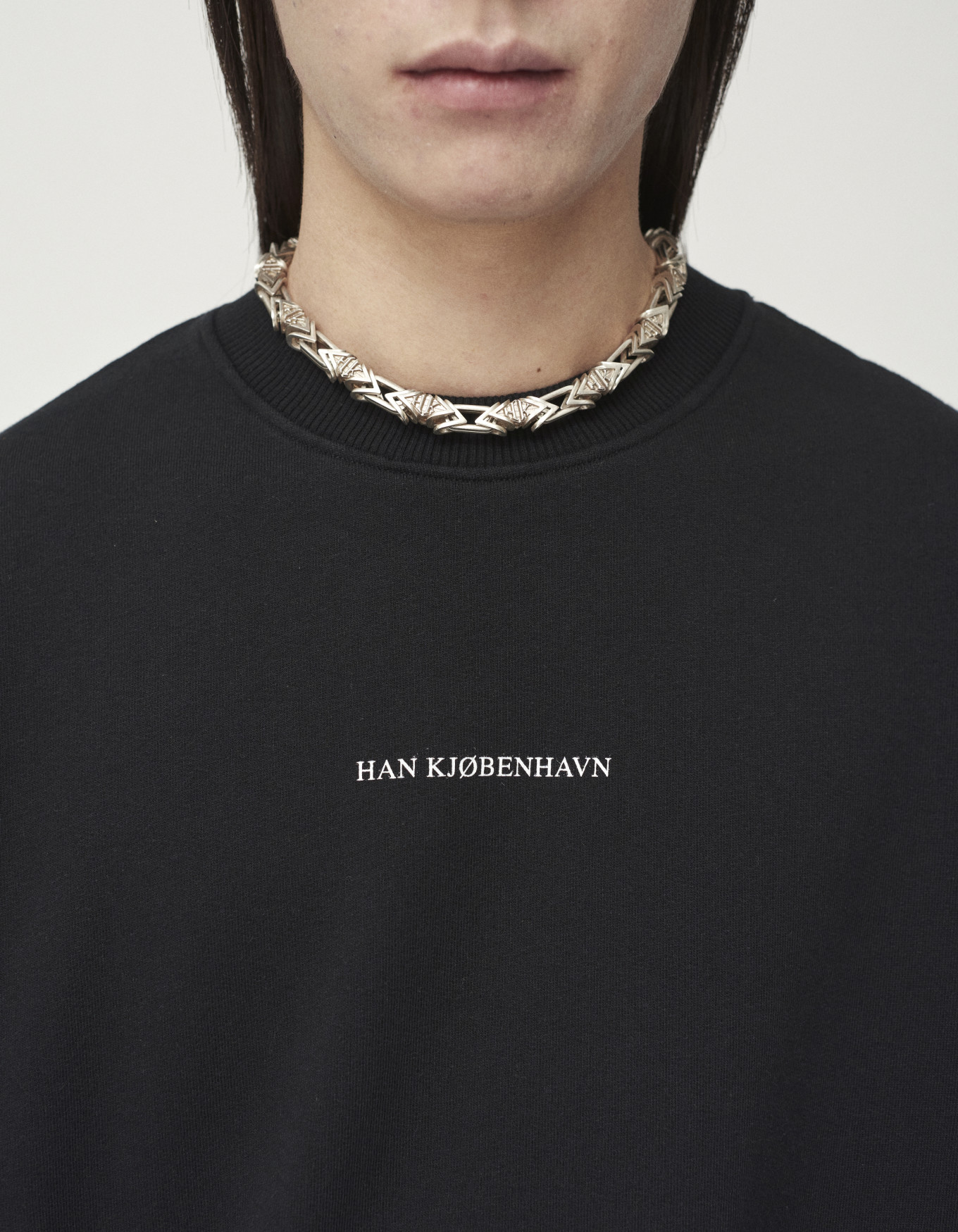 Supper Cropped Relaxed Crewneck, Black image number 2