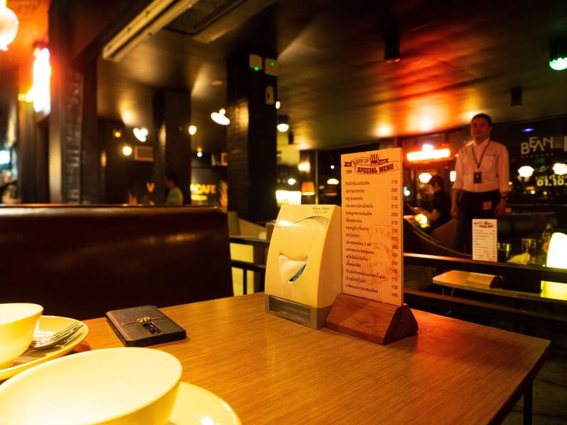 ライブハウスも併設されているレストラン「warm up cafe」