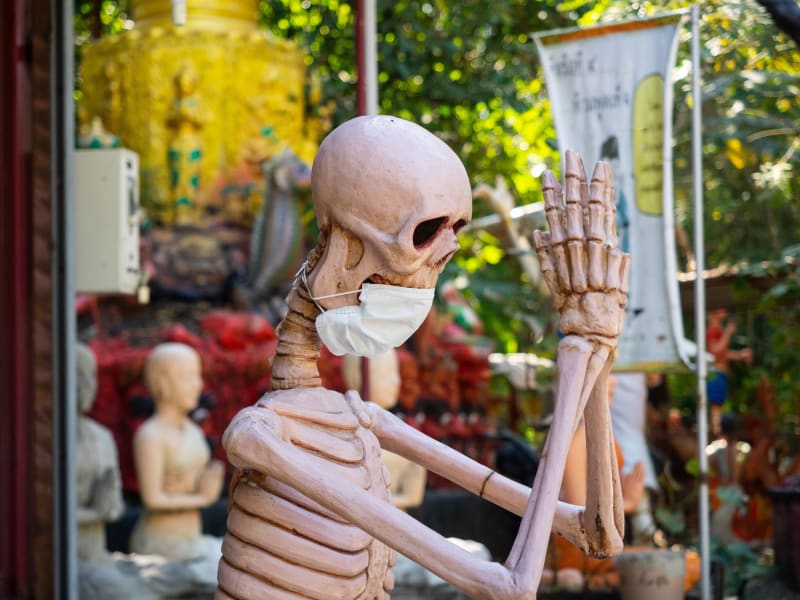 電飾の多い地獄寺「Wat Mae Kaet Noi」
