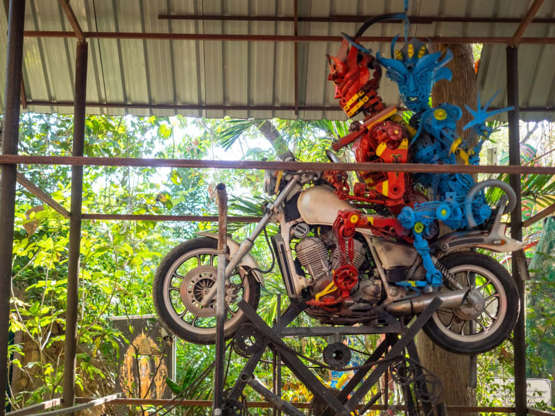 電飾の多い地獄寺「Wat Mae Kaet Noi」
