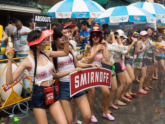タイの旧正月なのでカオサンで水かけ祭りに参加してきた